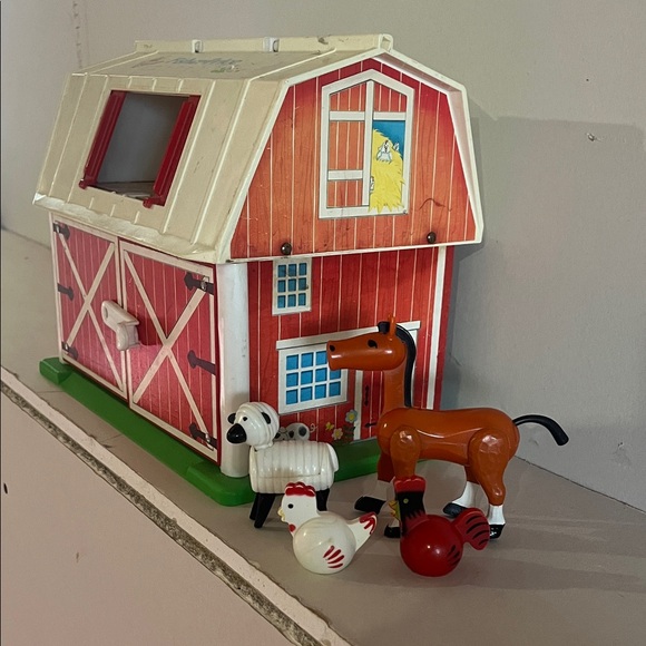 Vintage Fisher price barn and animals - Picture 2 of 7